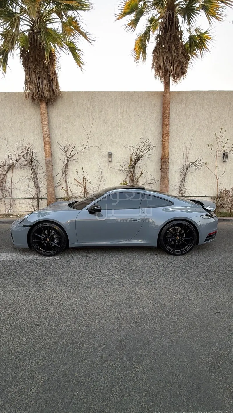 2024 بورش 911 كاريرا
