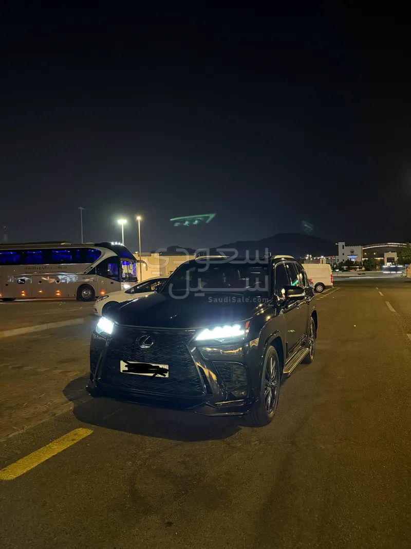 2025 لكزس إل إكس 600 إف