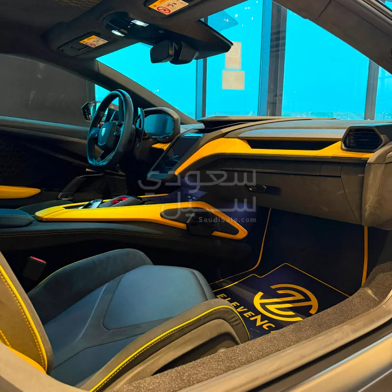 2025 لمبرجيني ريفويلتو