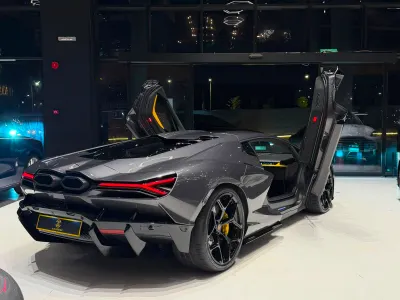2025 لمبرجيني ريفويلتو