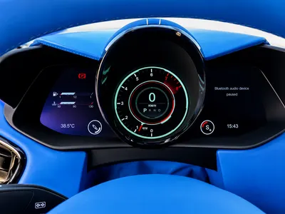 2022 استون مارتن في 8 فانتج