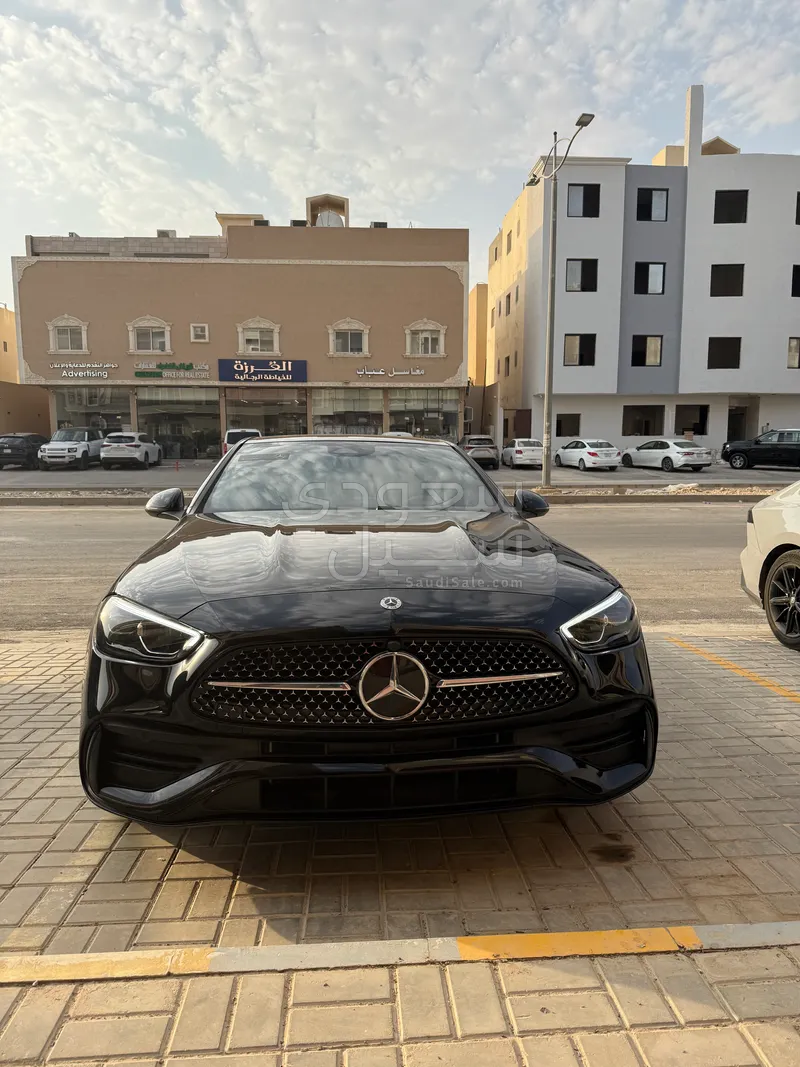2025 مرسيدس - بنز سي 300 أي إم جي