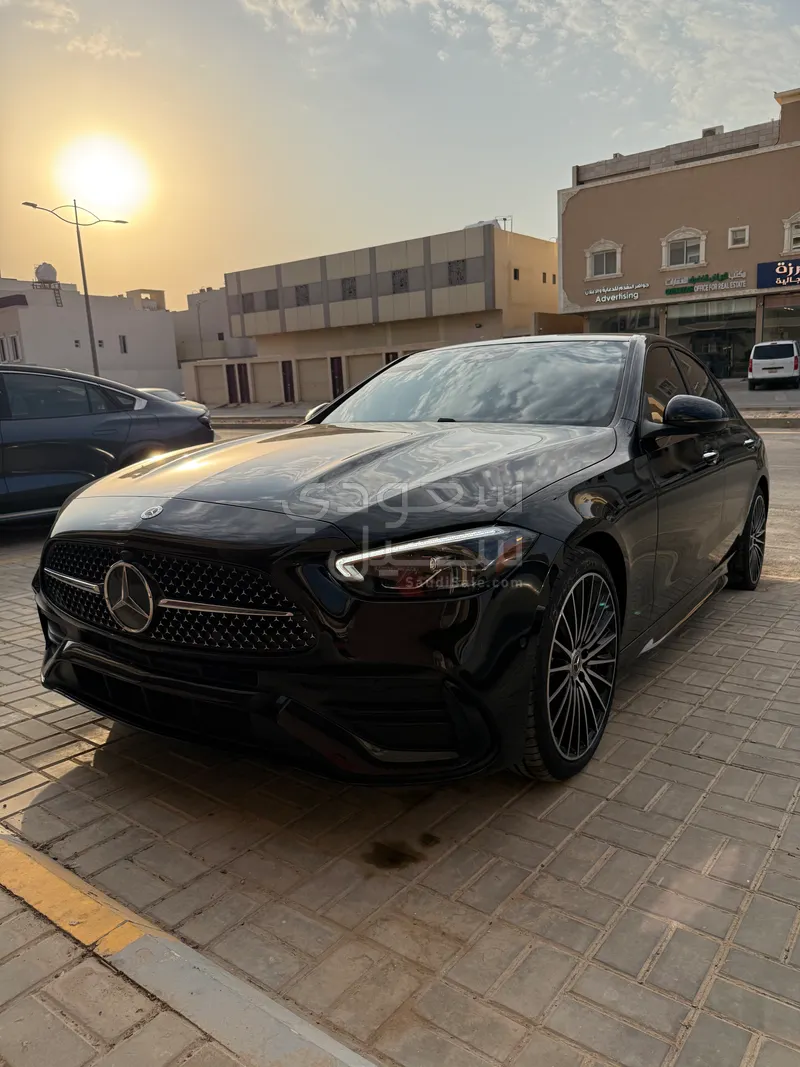 2025 مرسيدس - بنز سي 300 أي إم جي
