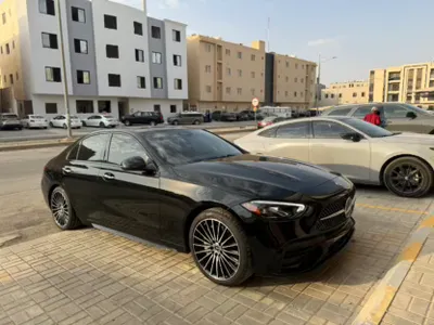 2025 مرسيدس - بنز سي 300 أي إم جي