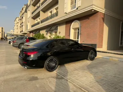 2025 مرسيدس - بنز سي 300 أي إم جي