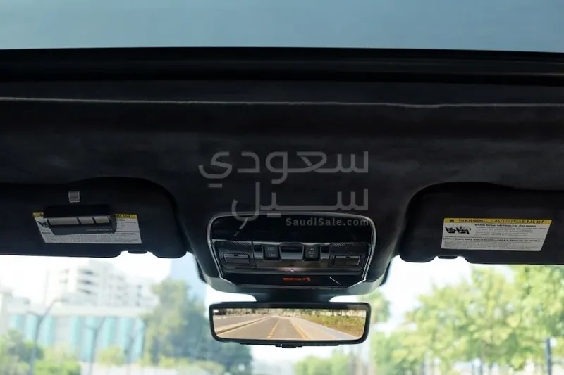 2025 لاند روفر رينج روفر سبورت اس في
