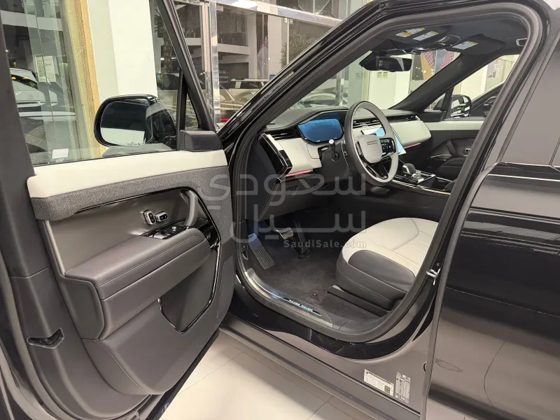 2026 لاند روفر رينج روفر سبورت اتش اس اي
