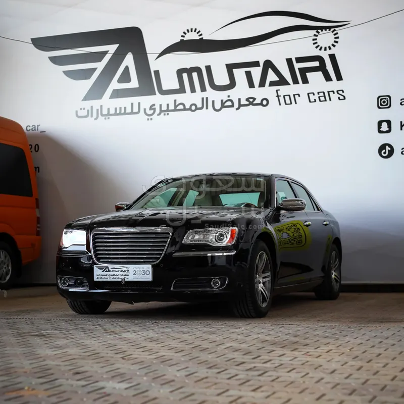 2013 كرايسلر 300 سي