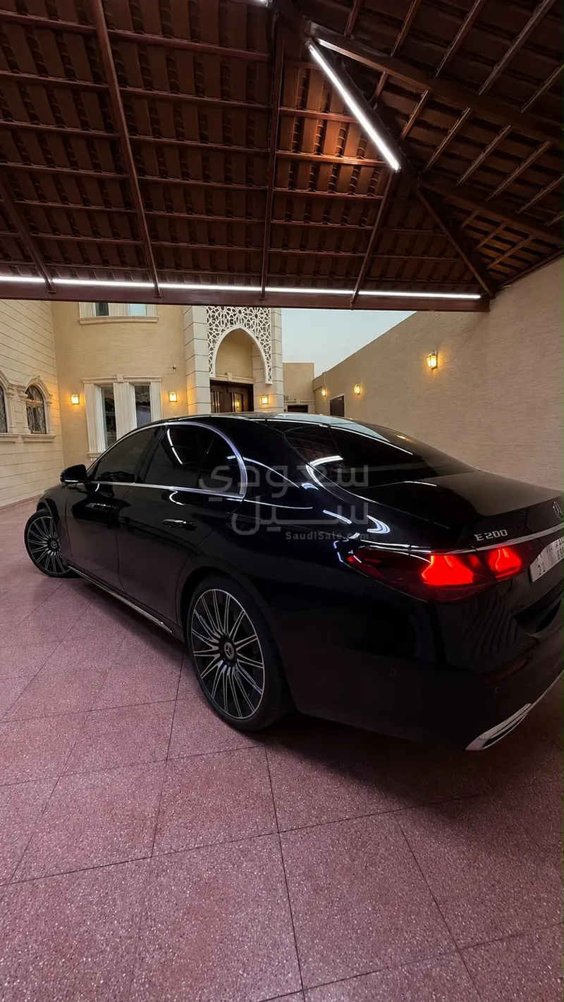 2024 مرسيدس - بنز إي 200