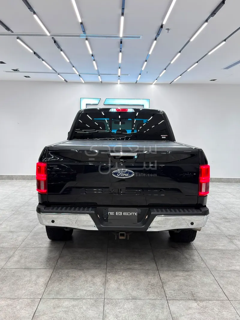 2020 فورد اف 150 لاريات