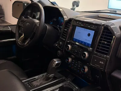 2020 فورد اف 150 لاريات