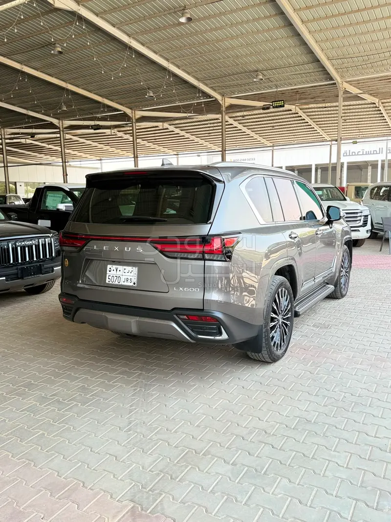 2026 لكزس إل إكس 600 BB