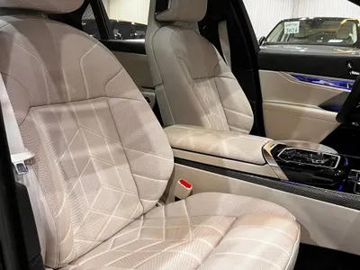 2024 بي ام دبليو الفئة السابعة 735أي