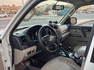 2016 متسوبيشي باجيرو