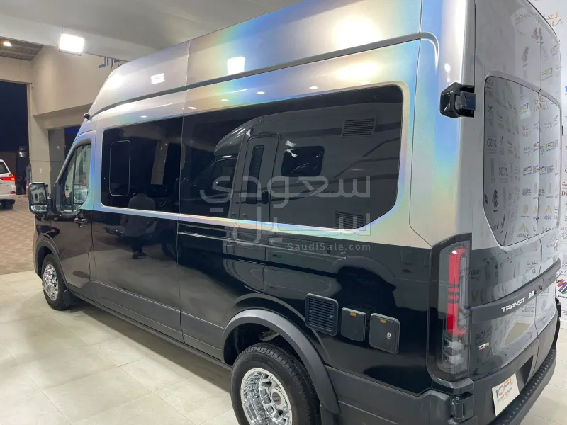 2025 فورد ترانزيت فان 330 ال
