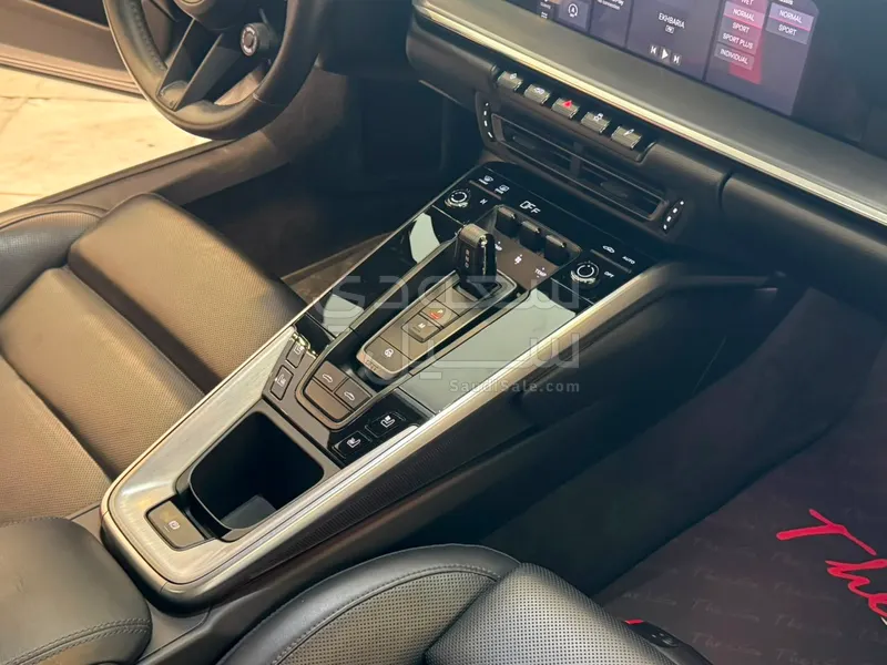2021 بورش 911 تارجا4