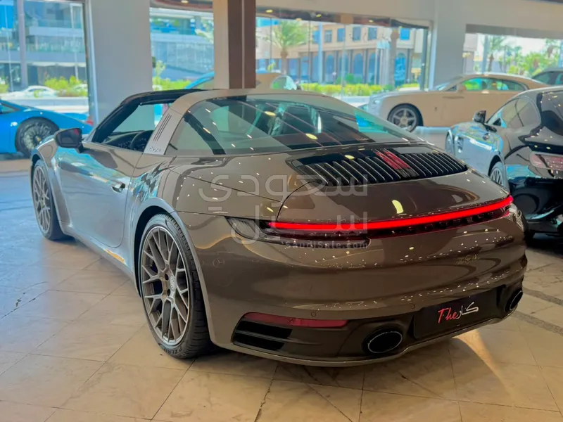 2021 بورش 911 تارجا4