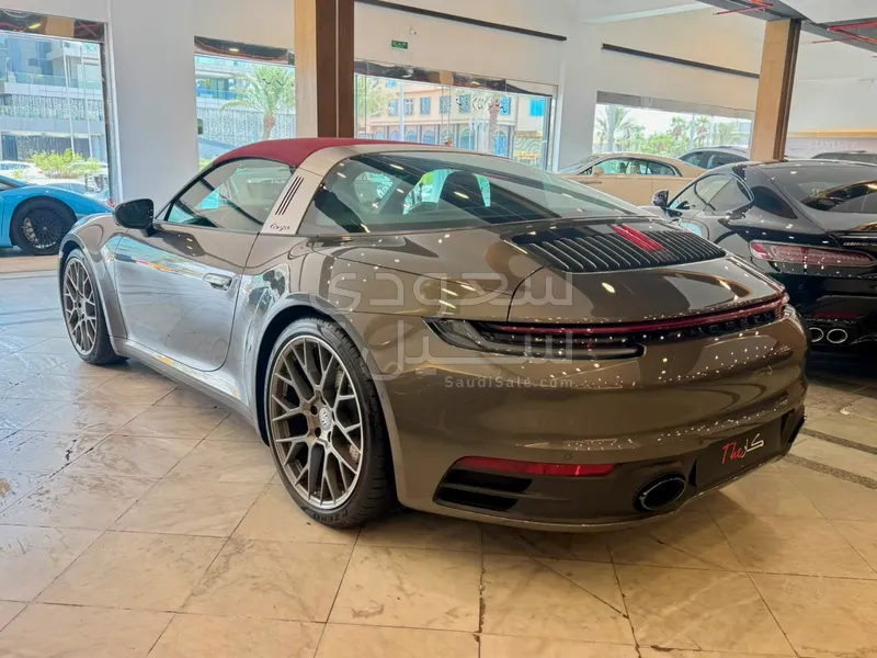 2021 بورش 911 تارجا4