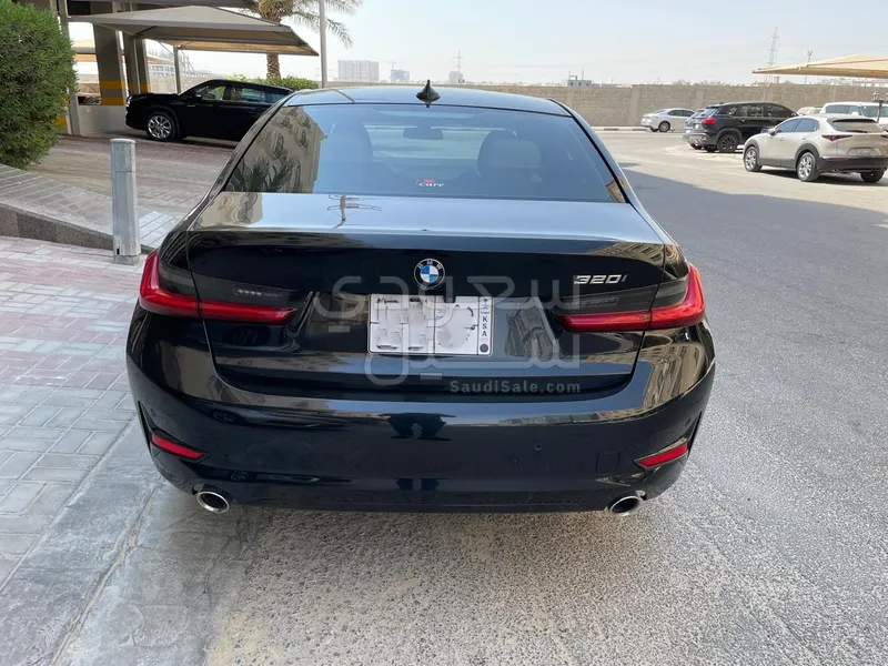 2021 بي ام دبليو الفئة الثالثة 320 أي