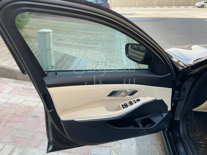 2021 بي ام دبليو الفئة الثالثة 320 أي