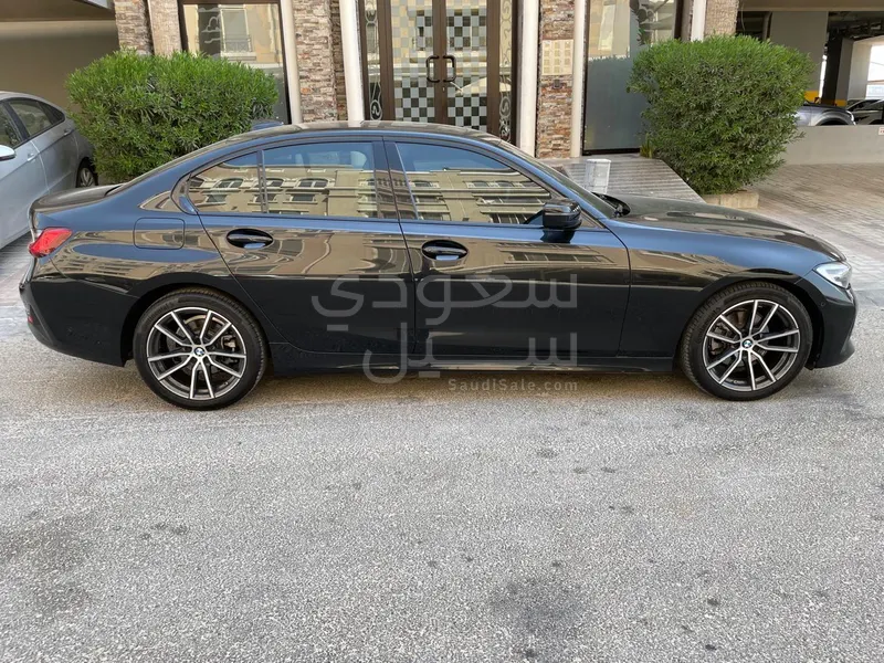 2021 بي ام دبليو الفئة الثالثة 320 أي