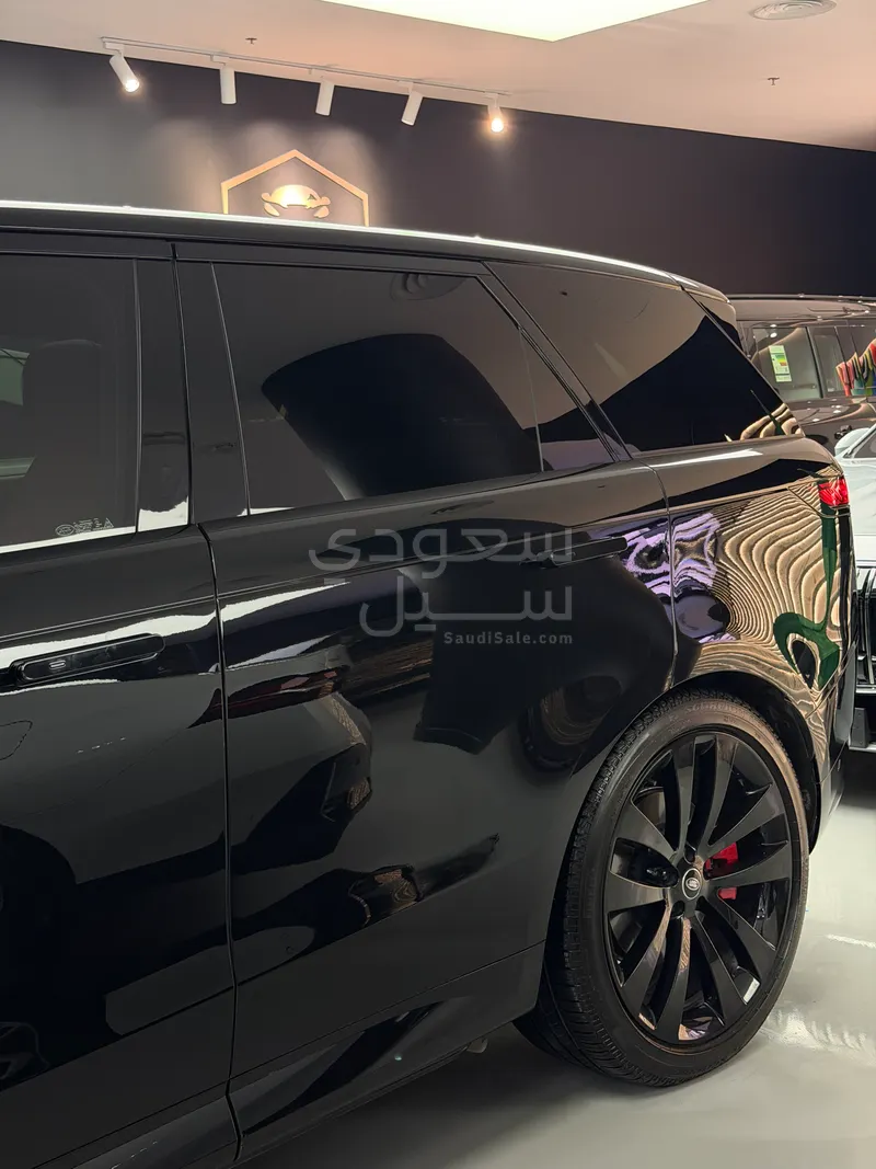 2025 لاند روفر رينج روفر سبورت اتش اس اي
