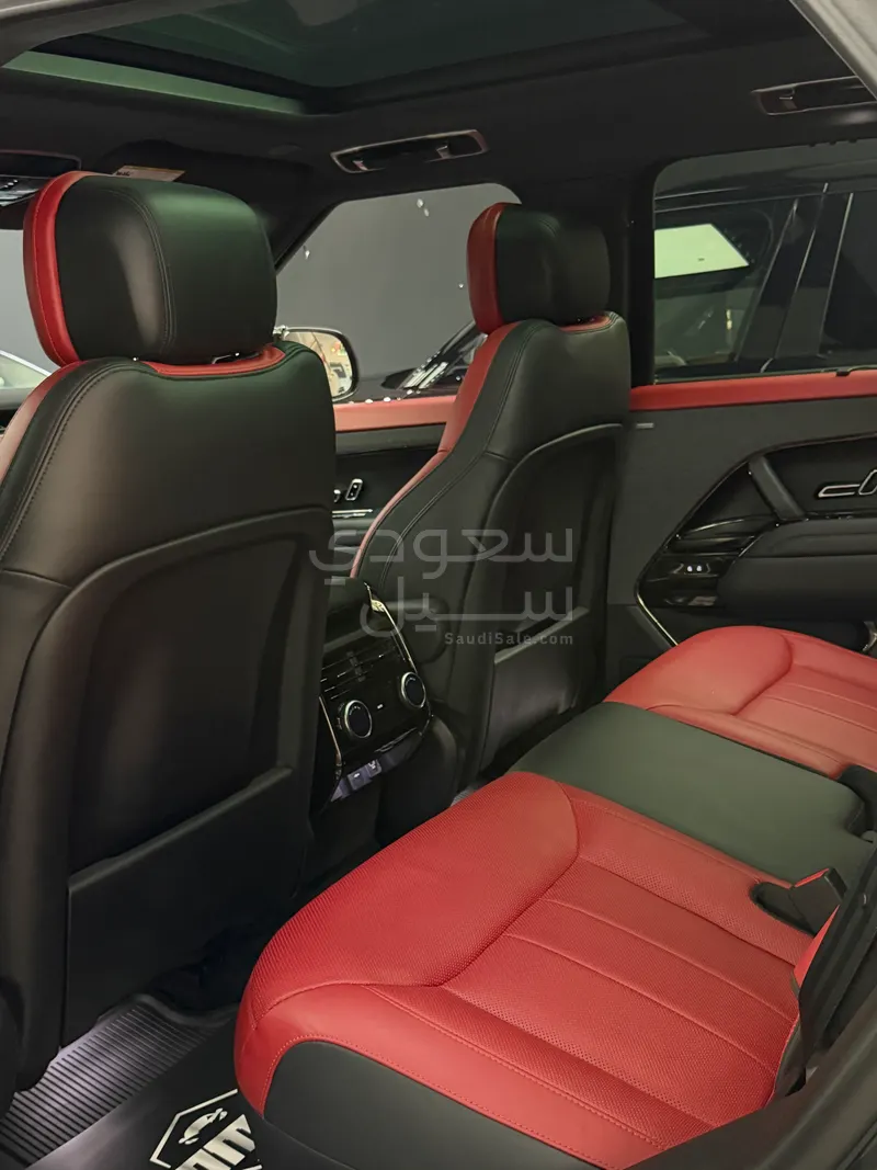 2025 لاند روفر رينج روفر سبورت اتش اس اي