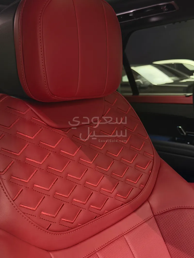 2025 لاند روفر رينج روفر سبورت اتش اس اي