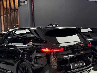 2025 لاند روفر رينج روفر سبورت اتش اس اي