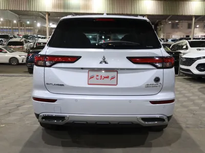 2023 متسوبيشي اوت لاندر