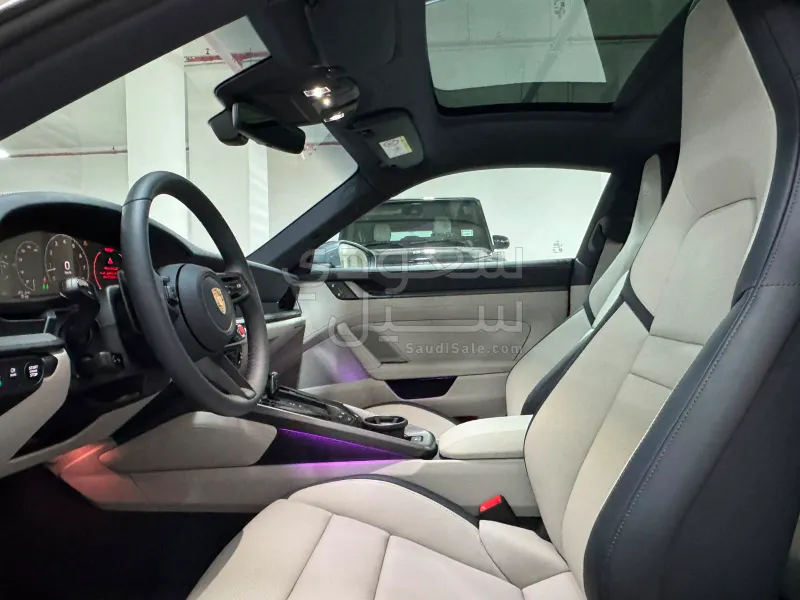 2026 بورش 911 كاريرا
