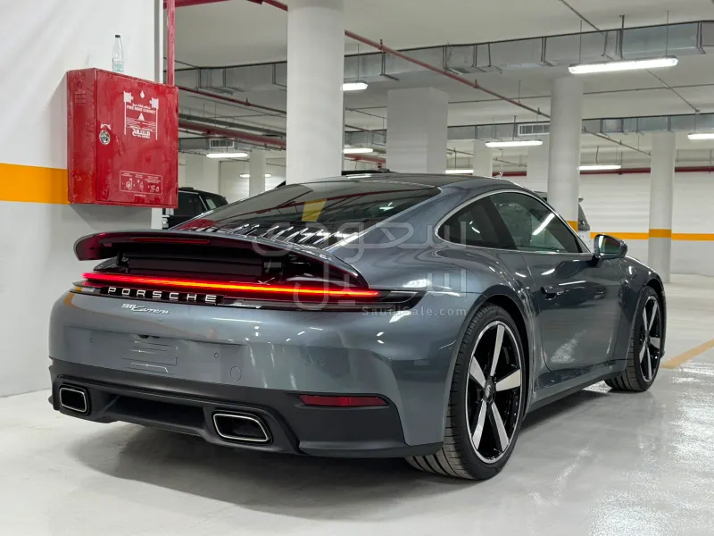 2026 بورش 911 كاريرا