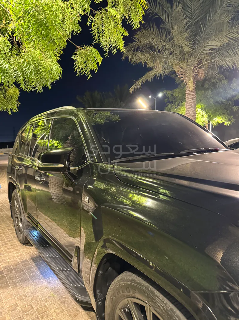 2024 لكزس إل إكس 600 إف