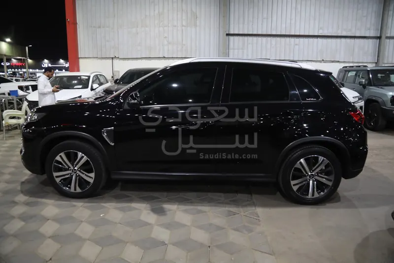 2024 متسوبيشي اي اس اكس