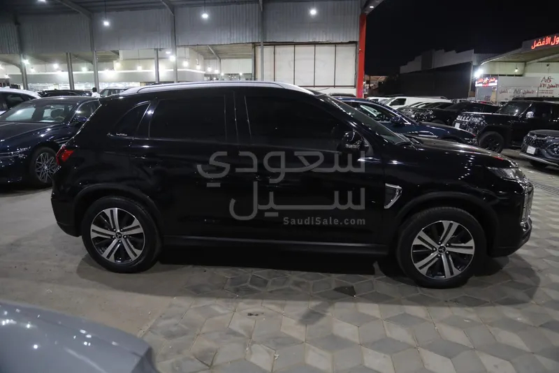 2024 متسوبيشي اي اس اكس
