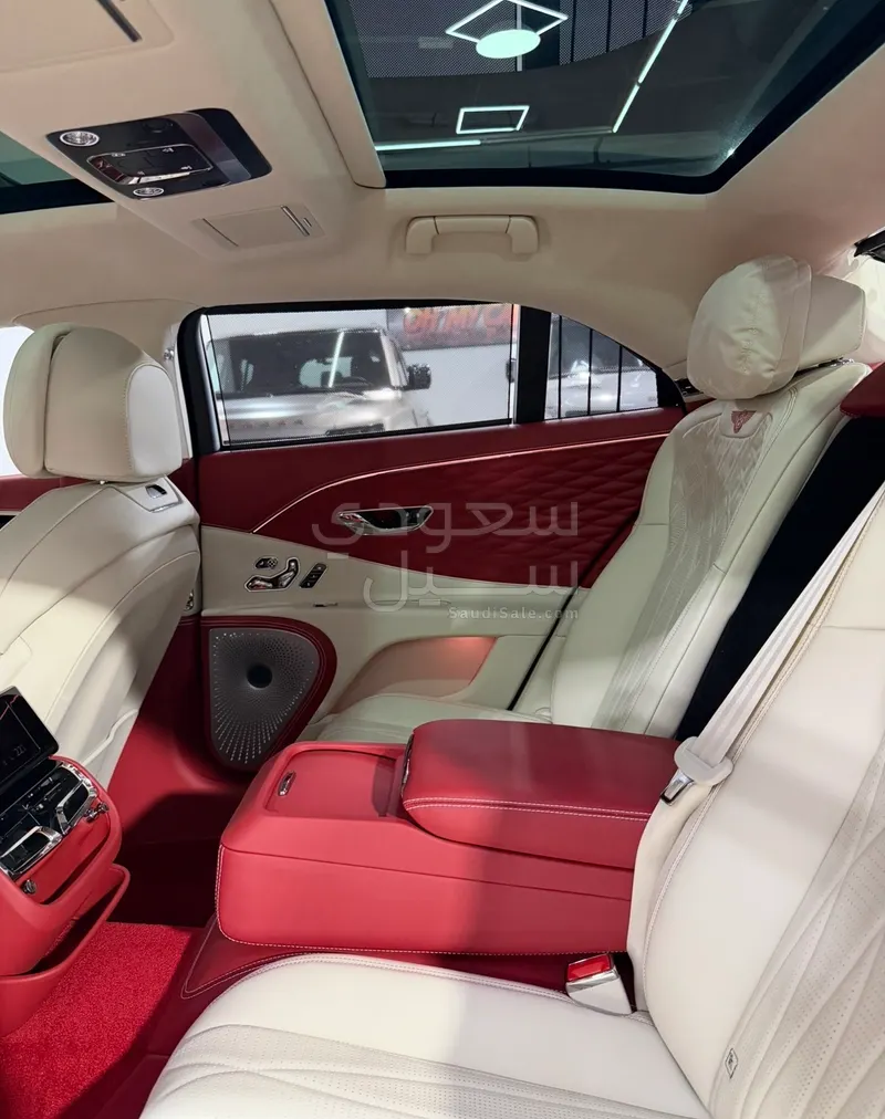 2024 بنتلي كونتيننتل فلاينج سبير أزور