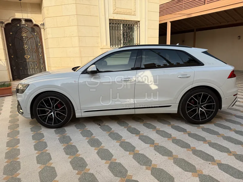 2022 اودي كيو 8 اس لاين