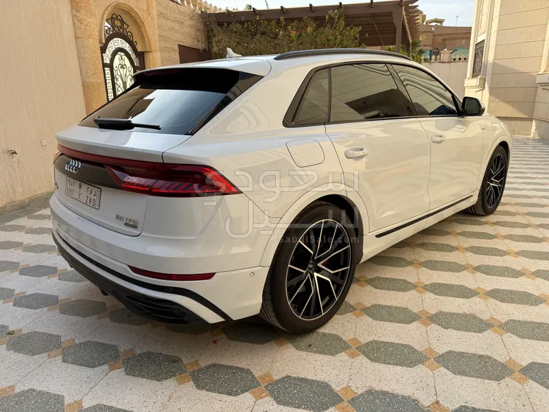 2022 اودي كيو 8 اس لاين