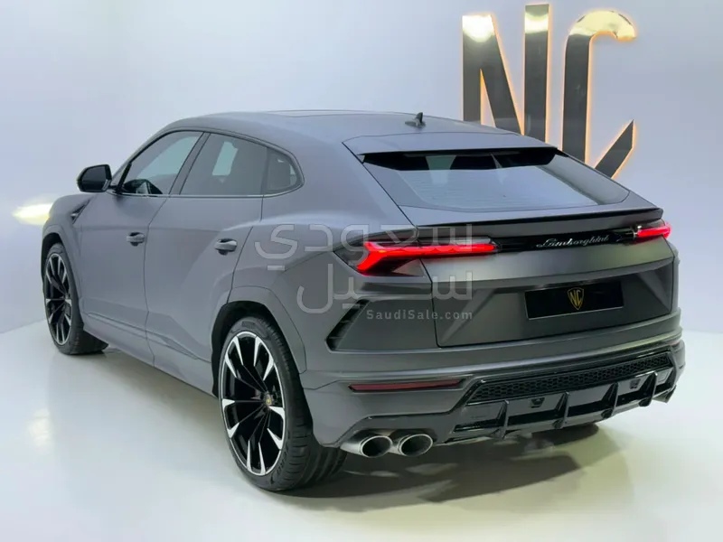 2020 لمبرجيني اوروس