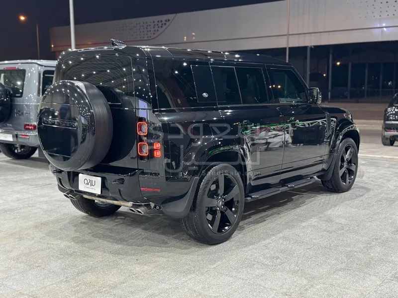 2024 لاند روفر ديفيندر