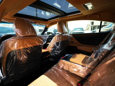2025 لكزس إي إس 350