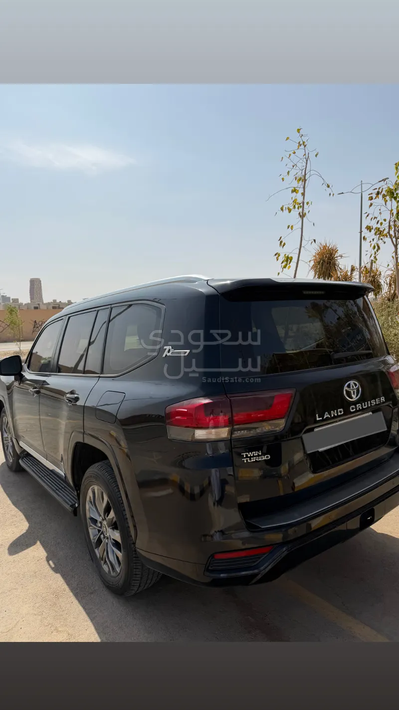 2022 تويوتا لاند كروزر جي اكس ار