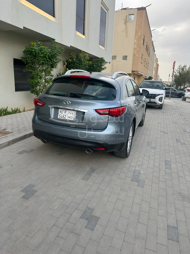 2019 انفينيتي كيو اكس 70