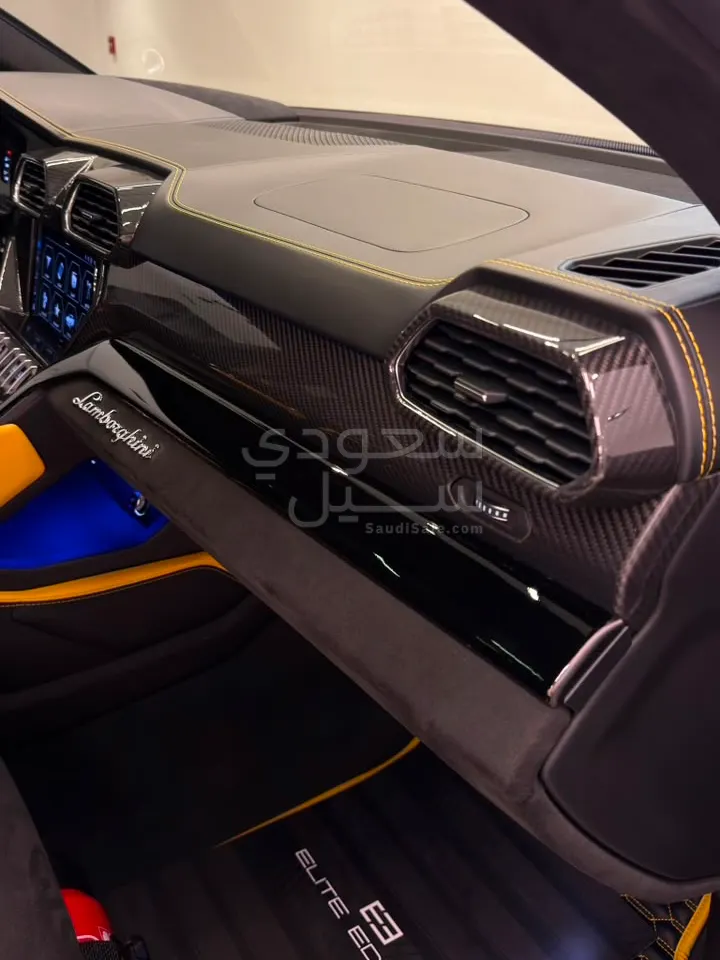 2022 لمبرجيني اوروس