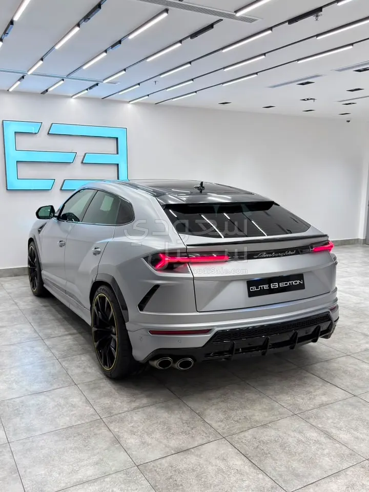 2022 لمبرجيني اوروس