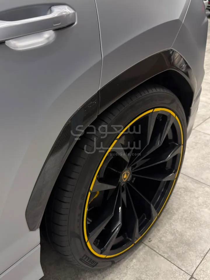 2022 لمبرجيني اوروس