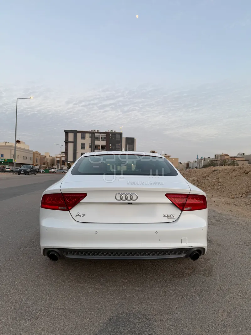 2015 اودي اي 7 50 تي اف اس اي
