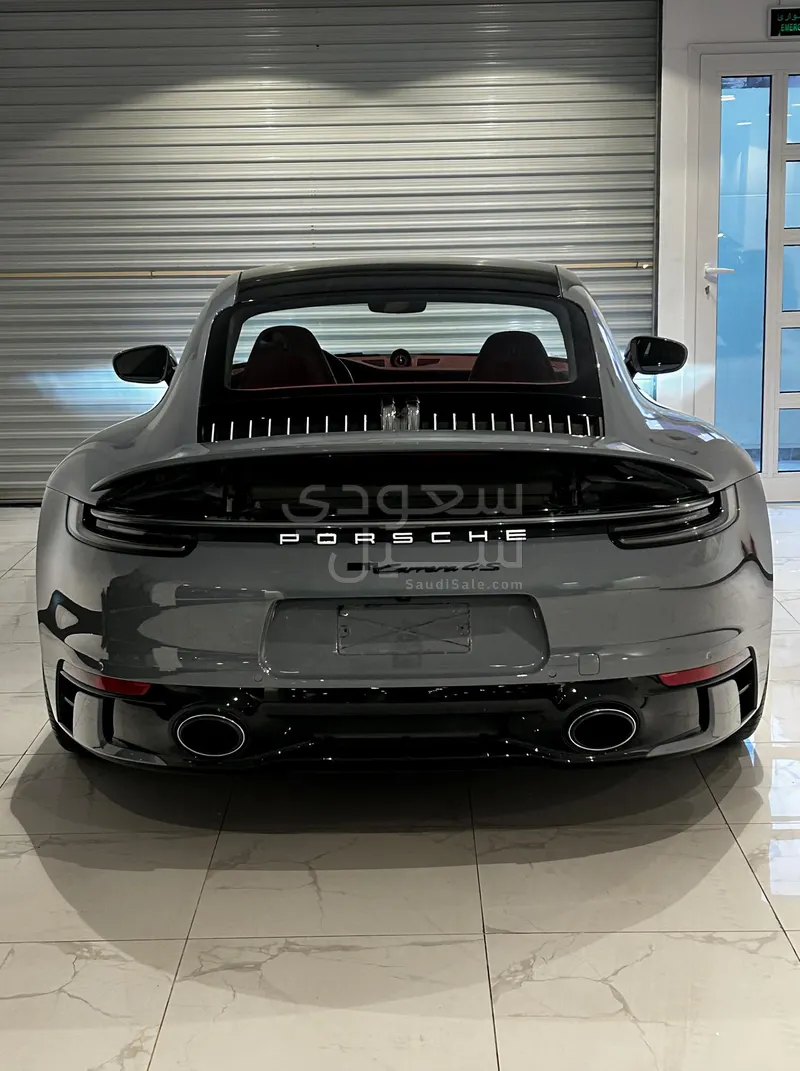 2024 بورش 911 كاريرا 4 اس
