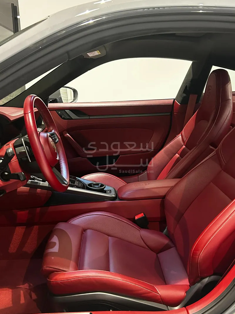 2024 بورش 911 كاريرا 4 اس