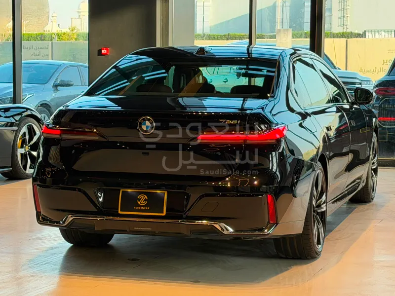 2024 بي ام دبليو الفئة السابعة 735أي